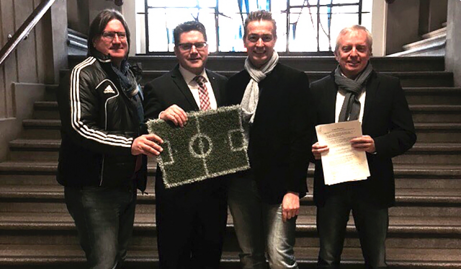 v.l. Torsten Jäger, Markus Rohmann, Kai Gera - Sportausschuss Vorsitzender und Frank Monzner.